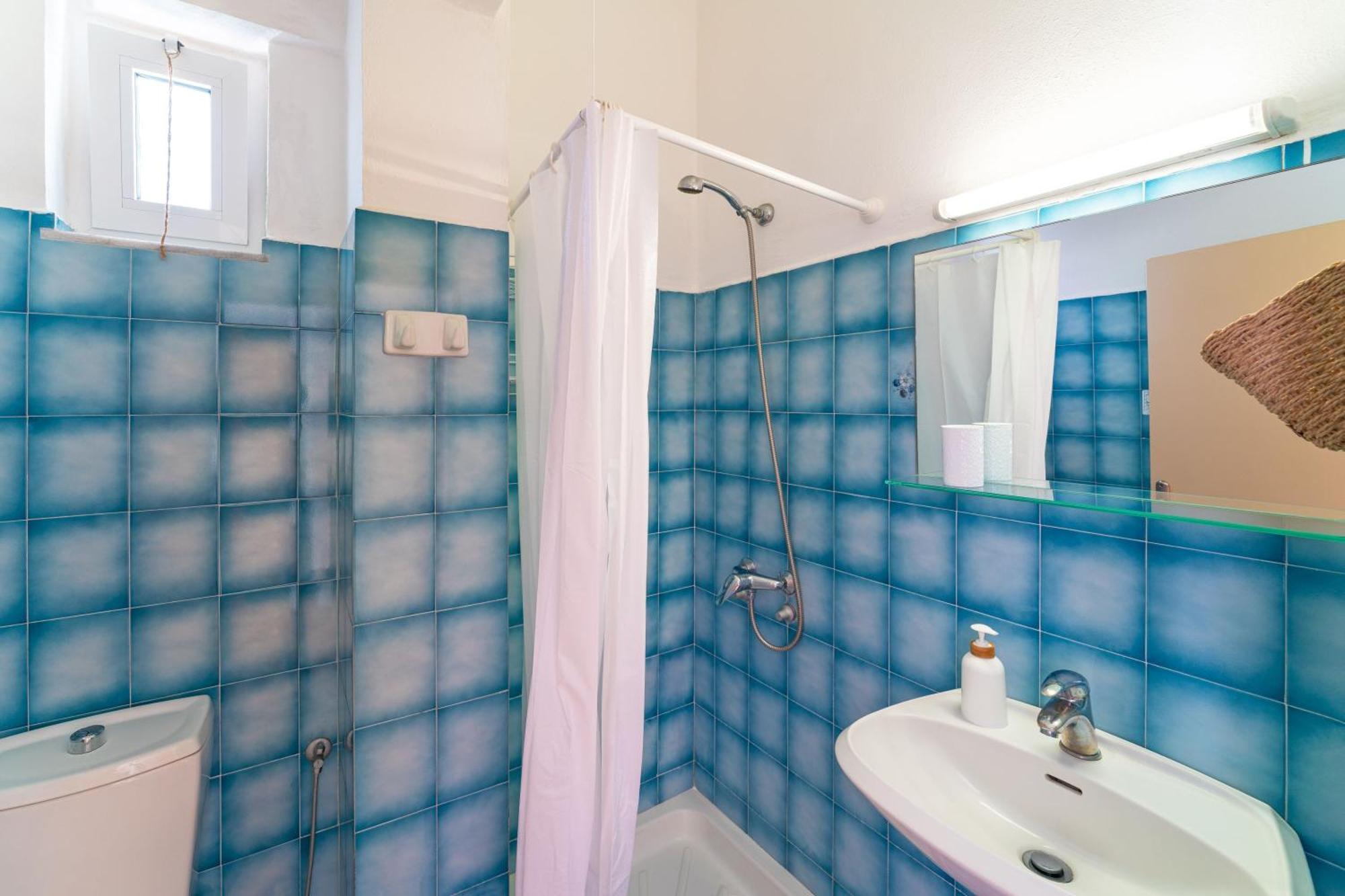 Tselios Apartments & Studios Kiotari Room photo